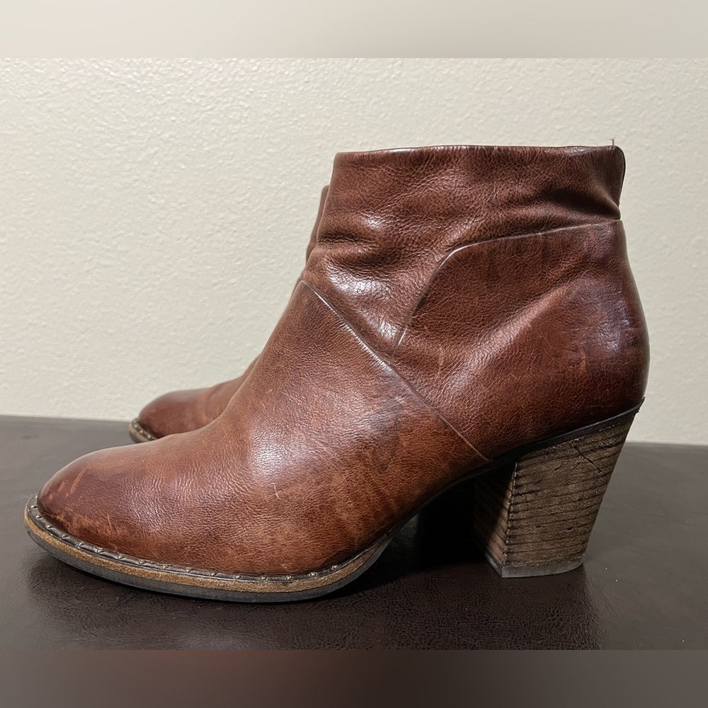 Paul Green Womens 7 UK 9US Booties Stella Stacked Heel Fashion Leather Classic